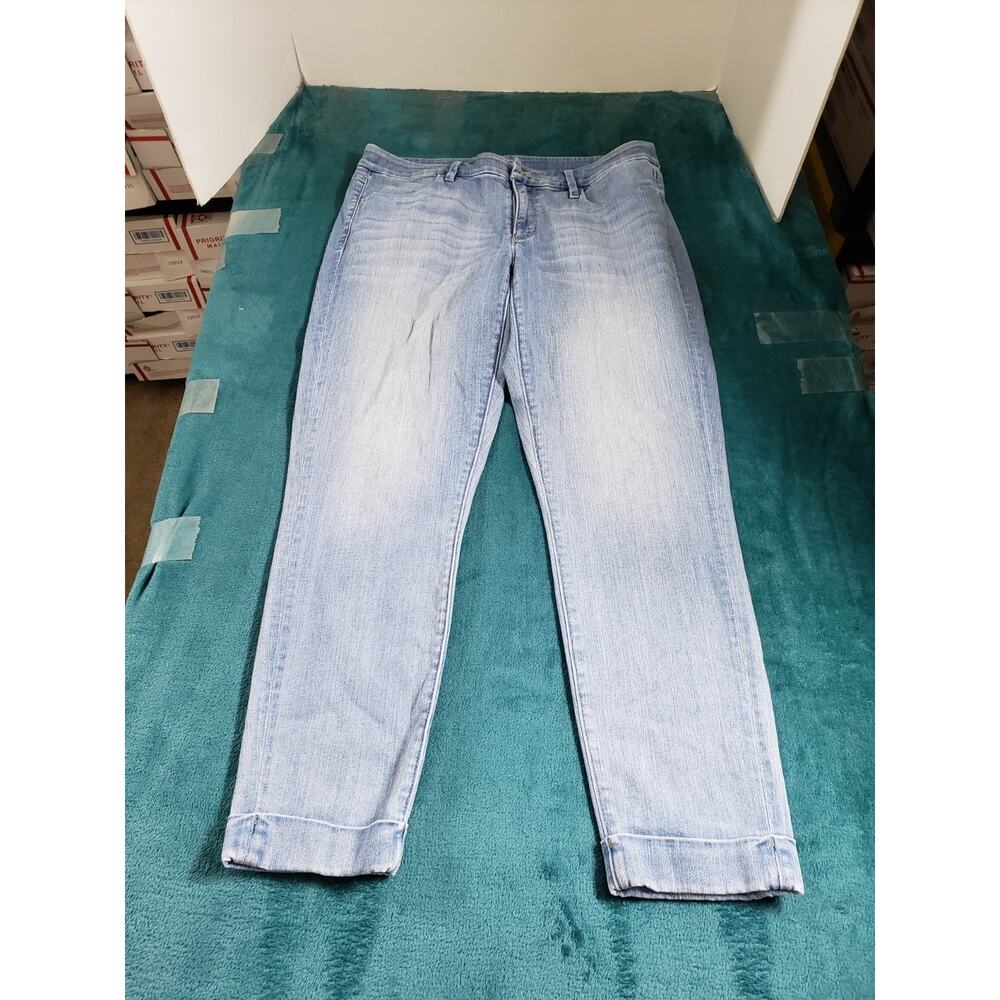 LOFT Light Wash Cropped Ankle Jeans